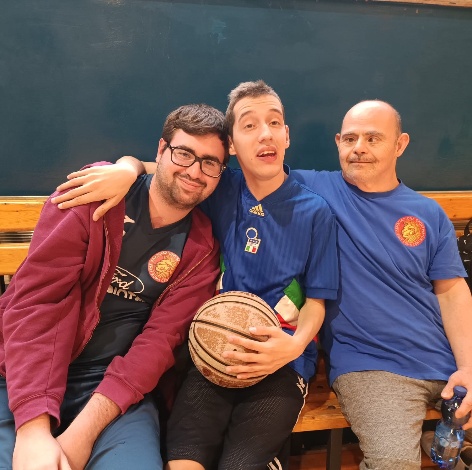 Tre atleti dello Special Basket Smit